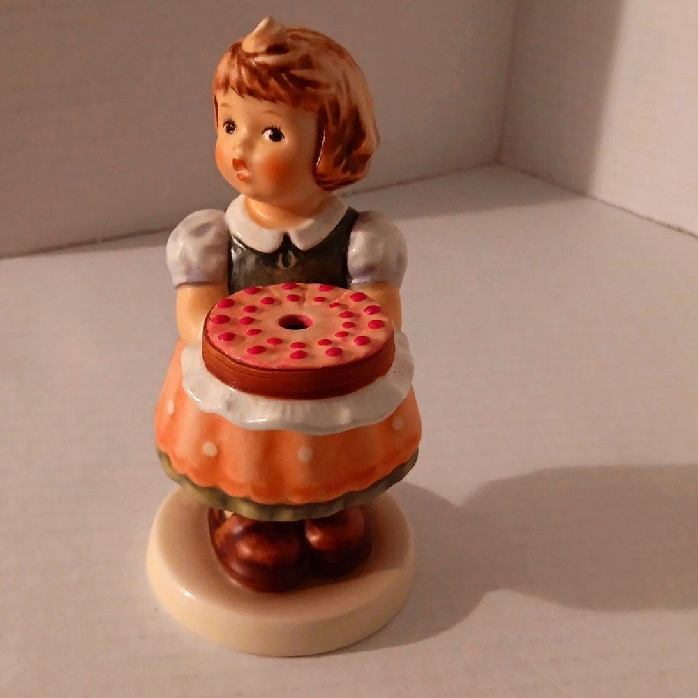 Hummel Special Edition #10 Goebel Collectors Club Birthday Candle